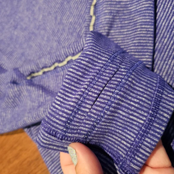 lululemon Long Sleeve Size 4 - Picture 3 of 8